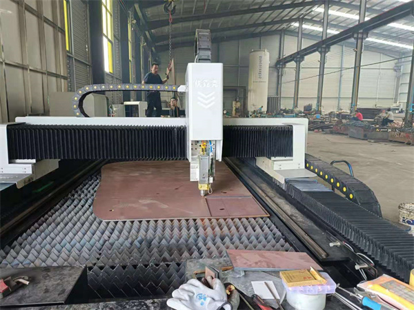 信爾數(shù)控激光切割機2