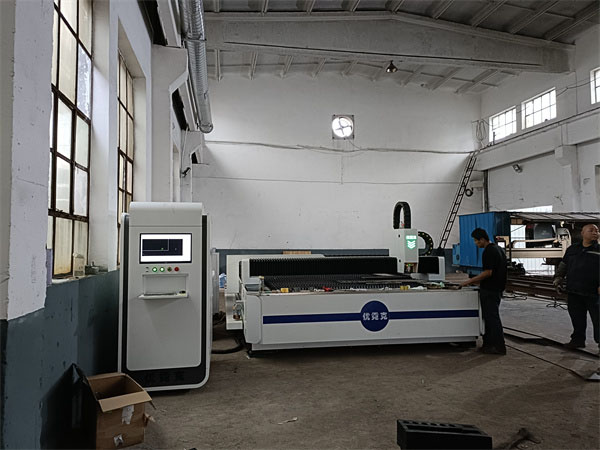 激光切割機,光纖激光切割機